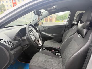 2014 Hyundai Solaris I Рестайлинг, серебристый, 850000 рублей, вид 5