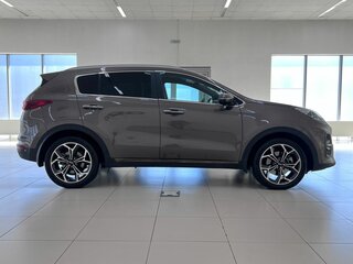 2019 Kia Sportage IV Рестайлинг, коричневый, 2230000 рублей, вид 4