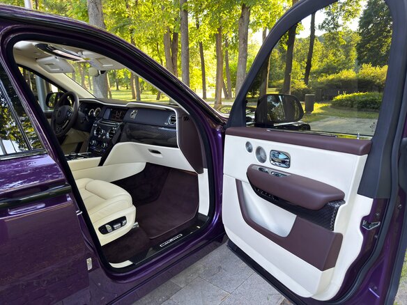 2018 Rolls-Royce Cullinan I (Series I), фиолетовый, 28900000 рублей - вид 28