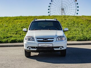 2013 Chevrolet Niva I Рестайлинг, белый, 490000 рублей, вид 3