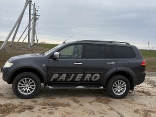 2010 Mitsubishi Pajero Sport II, серый, 1800000 рублей, вид 2
