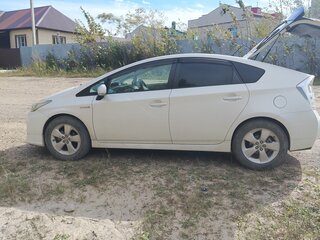 2011 Toyota Prius III Рестайлинг (XW30), белый, 994000 рублей, вид 4