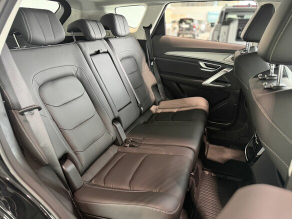 2026 Jetour X70+ I Рестайлинг, чёрный, 3099000 рублей - вид 36