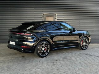 2026 Porsche Cayenne GTS Coupé III Рестайлинг, чёрный, 28900000 рублей, вид 5