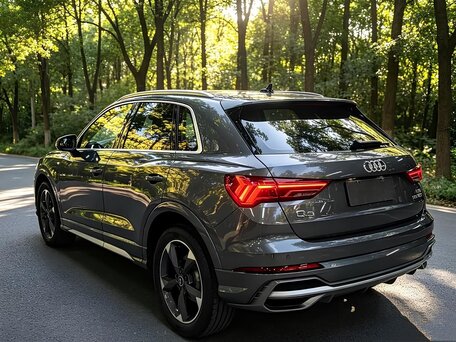 2022 Audi Q3 35 TFSI II (F3), серебристый, 2600000 рублей, вид 4