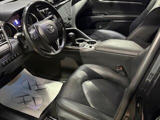 2019 Toyota Camry VIII (XV70), чёрный, 3800000 рублей, вид 3