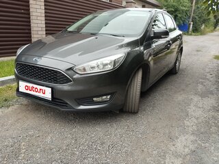 2017 Ford Focus III Рестайлинг, серый, 1230000 рублей, вид 1