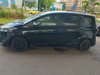 2021 Toyota Sienta II Рестайлинг, чёрный, 1420000 рублей, вид 5