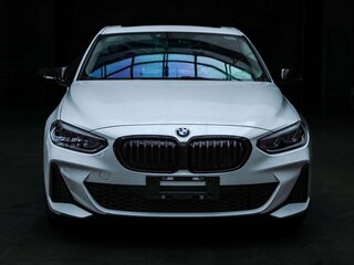 2022 BMW 1 серии 120i III (F52) Рестайлинг, белый, 1605000 рублей, вид 3