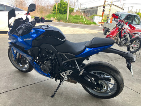 2026 Suzuki GSX-8R, синий, 900000 рублей, вид 3