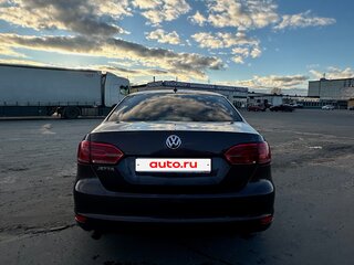 2014 Volkswagen Jetta VI Рестайлинг, коричневый, 720000 рублей, вид 2