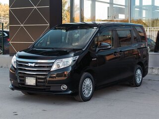 Toyota Noah III (R80)