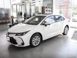 2022 Toyota Corolla XII (E210), белый, 1750000 рублей, вид 2