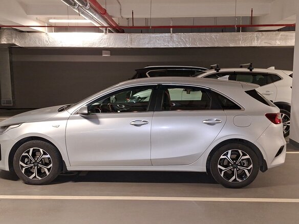 2018 Kia Ceed III, серебристый, 1475000 рублей
