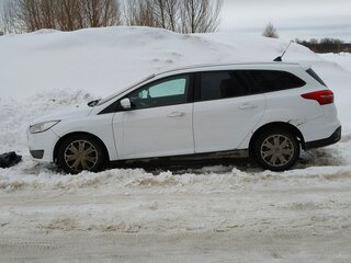 2017 Ford Focus III Рестайлинг, белый, 550000 рублей, вид 3