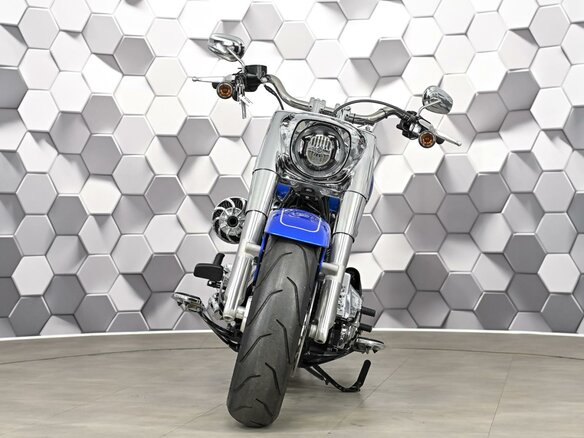 2024 Harley-Davidson Fat Boy, синий, 2499000 рублей - вид 4