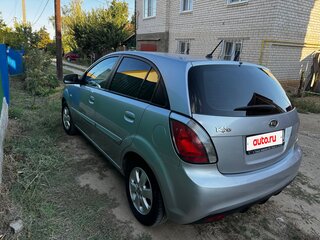 2011 Kia Rio II Рестайлинг, серебристый, 620000 рублей, вид 3
