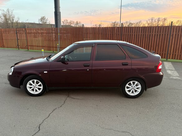2009 Lada (ВАЗ) Priora I, пурпурный, 310000 рублей - вид 4