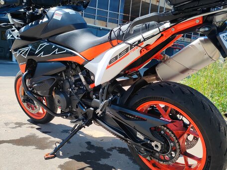 2023 KTM 890 SMT, оранжевый, 1000000 рублей, вид 4