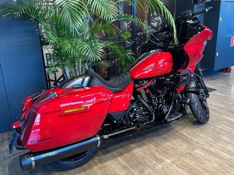 2025 Harley-Davidson CVO Road Glide ST, красный, 6500000 рублей, вид 5