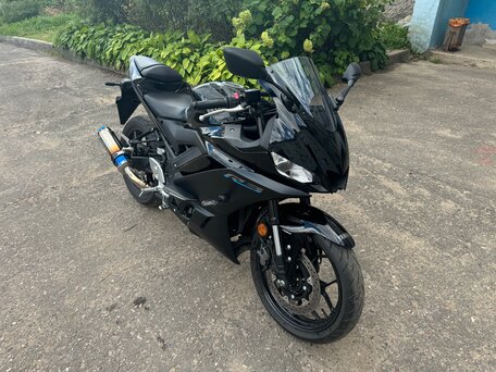 2023 Yamaha YZF-R3, чёрный, 666000 рублей, вид 2