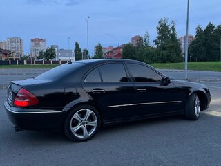 2004 Mercedes-Benz E-Класс 320 III (W211, S211), чёрный, 855000 рублей, вид 2