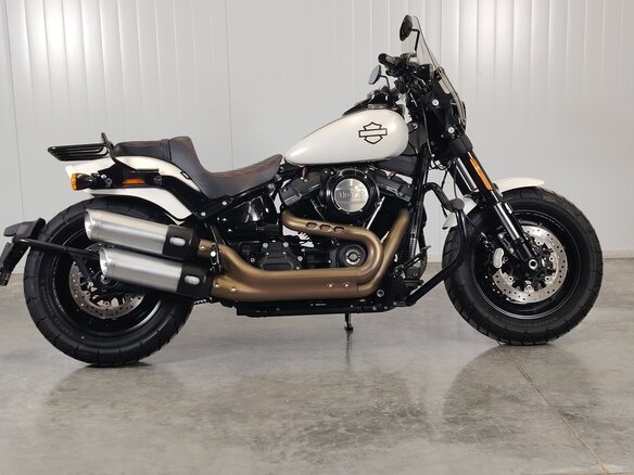 2018 Harley-Davidson Fat Bob, белый, 1449000 рублей