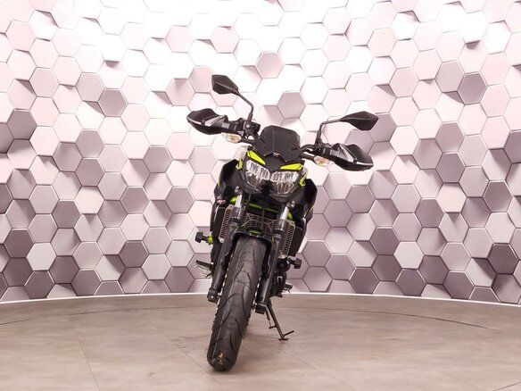 2020 Kawasaki Z 650, чёрный - вид 4