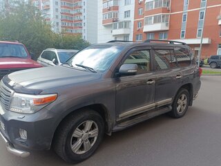 2013 Toyota Land Cruiser 200 Series Рестайлинг 1, серый, 4700000 рублей, вид 4