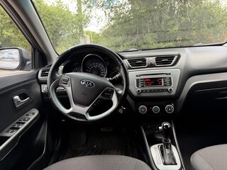 2015 Kia Rio III Рестайлинг, серый, 1130000 рублей, вид 5