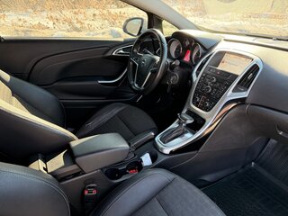 2013 Opel Astra GTC J Рестайлинг, белый, 710000 рублей, вид 4