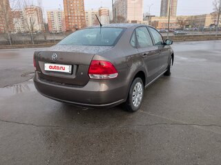 2015 Volkswagen Polo V, коричневый, 850000 рублей, вид 2