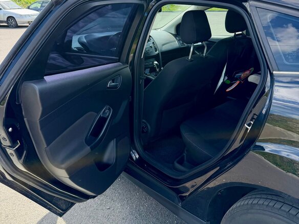 2016 Ford Focus III Рестайлинг, чёрный, 1100000 рублей - вид 7