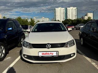 2013 Volkswagen Jetta VI, белый, 898000 рублей, вид 2