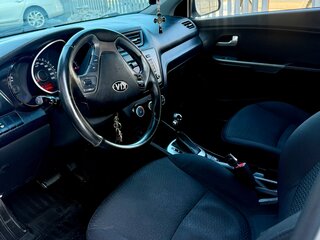 2015 Kia Rio III Рестайлинг, белый, 880000 рублей, вид 3
