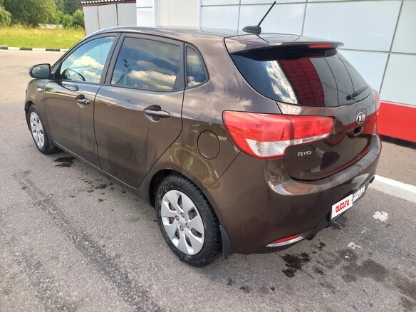 2017 Kia Rio III Рестайлинг, коричневый, 750000 рублей - вид 8
