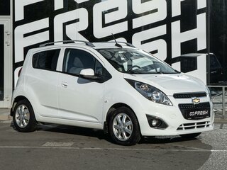 2021 Chevrolet Spark III (M300) Рестайлинг, белый, 1050000 рублей, вид 1