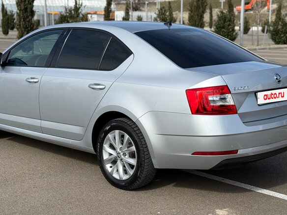 2018 Skoda Octavia III (A7) Рестайлинг, серебристый, 1790000 рублей - вид 4
