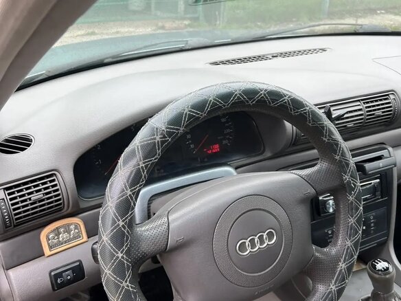 1999 Audi A4 I (B5) Рестайлинг, серый, 440000 рублей - вид 9
