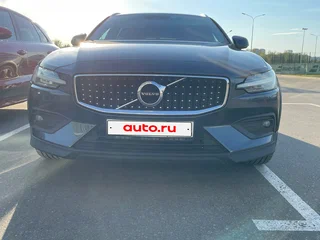 2020 Volvo V60 Cross Country II, синий, 3500000 рублей, вид 1