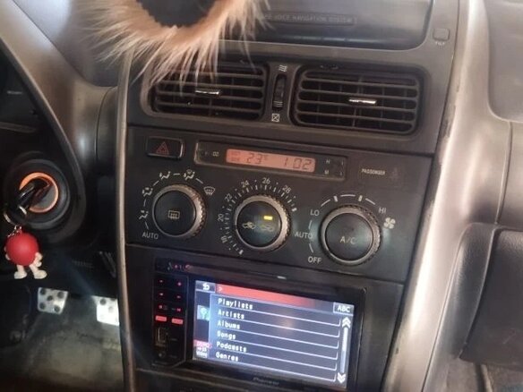2000 Lexus IS 200 I, белый, 1100000 рублей - вид 5
