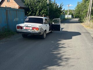 2005 Lada (ВАЗ) 2105, белый, 85000 рублей, вид 4