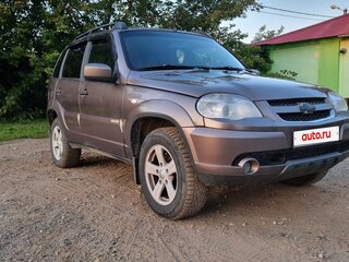2016 Chevrolet Niva I Рестайлинг, коричневый, 385000 рублей, вид 3