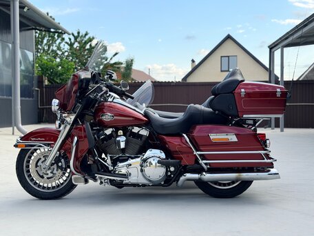 2009 Harley-Davidson Electra Glide, красный, 1699999 рублей, вид 4