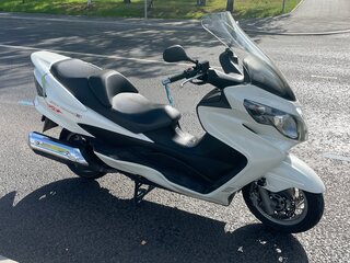 2009 Suzuki Burgman (SkyWave) 400, белый, 310000 рублей, вид 4