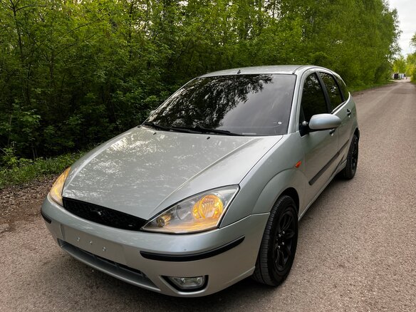 2002 Ford Focus I Рестайлинг, серебристый - вид 3