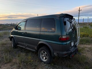 1996 Mitsubishi Delica IV, зелёный, 1100000 рублей, вид 3