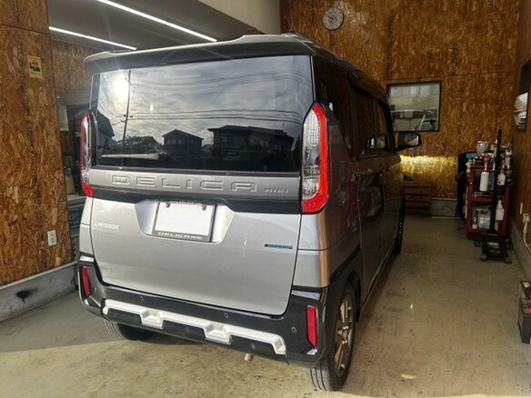 2023 Mitsubishi Delica Mini I, серый - вид 4