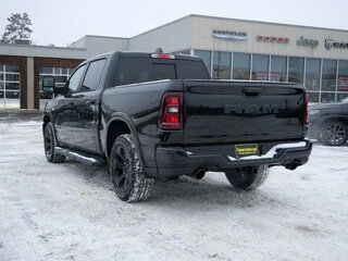2026 Ram 1500 Crew Cab eTorque V Рестайлинг, чёрный, 7647881 рублей, вид 4
