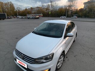 2015 Volkswagen Polo V Рестайлинг, белый, 890000 рублей, вид 2